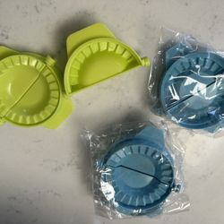Dumpling mold 2or$5 New