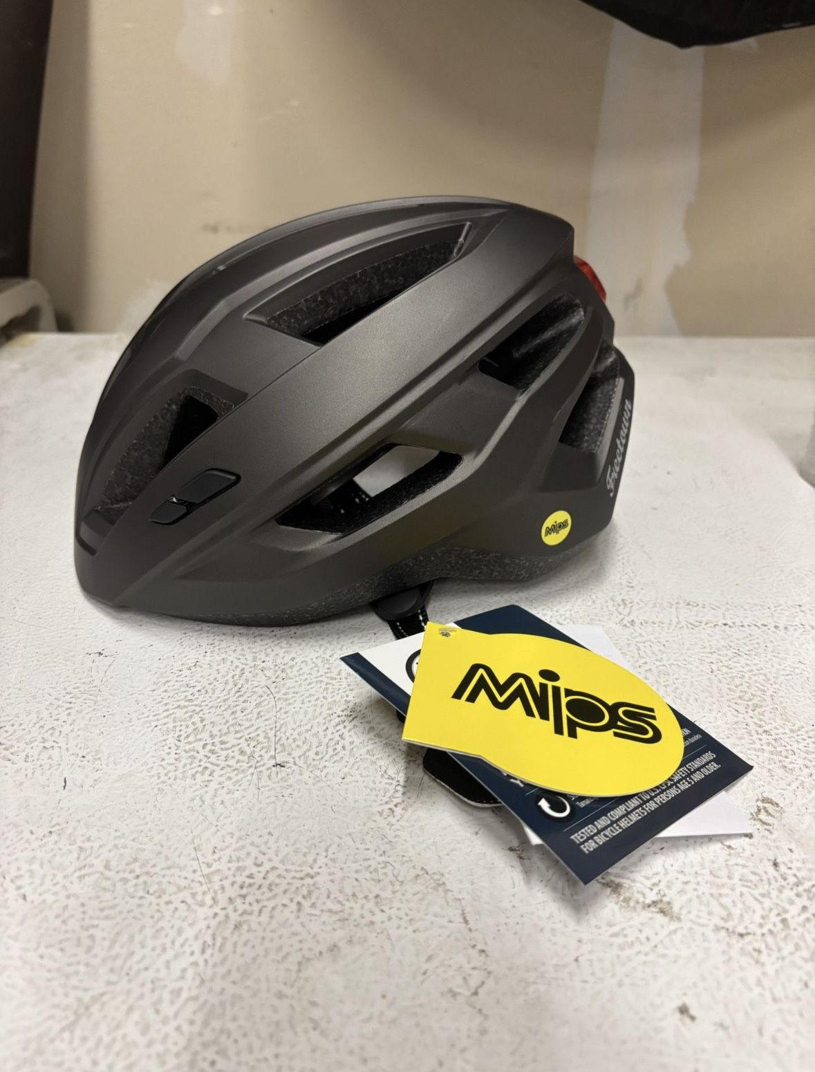 PRICE DROP! Freetown Gear & Gravel Lumiere Adult Bike Helmet with MIPs Black