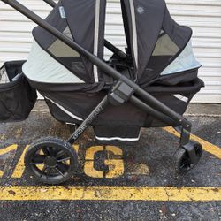 Evenflo Pivot Xplore Dreamz Stroller Wagon with Infant Car Seat Adapter - Jetsetter Black