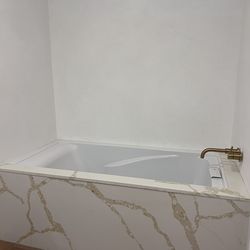 62” Bathtub with Quartz Front & Brass Wall Faucet