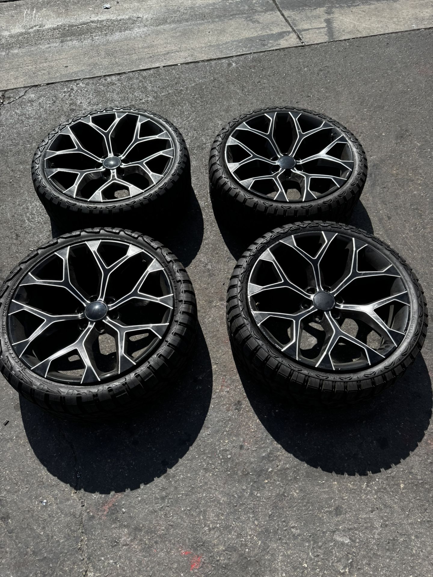 24" Snowflake Wheels