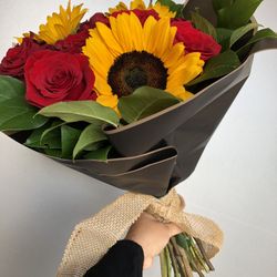 Flowers/ Red Roses/ Flower Bouquet 