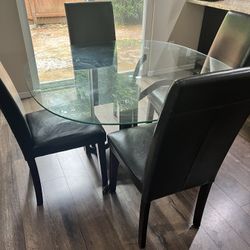 Glass Dinning Table With 4 Chairs 