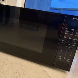 Wolf MW24 24” Luxury Microwave – Excellent Working Condition — $250