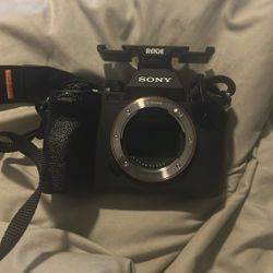 Sony Alpha A7 IV (Body Only)