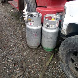 Propane Tanksqty 2 Seven Gallons