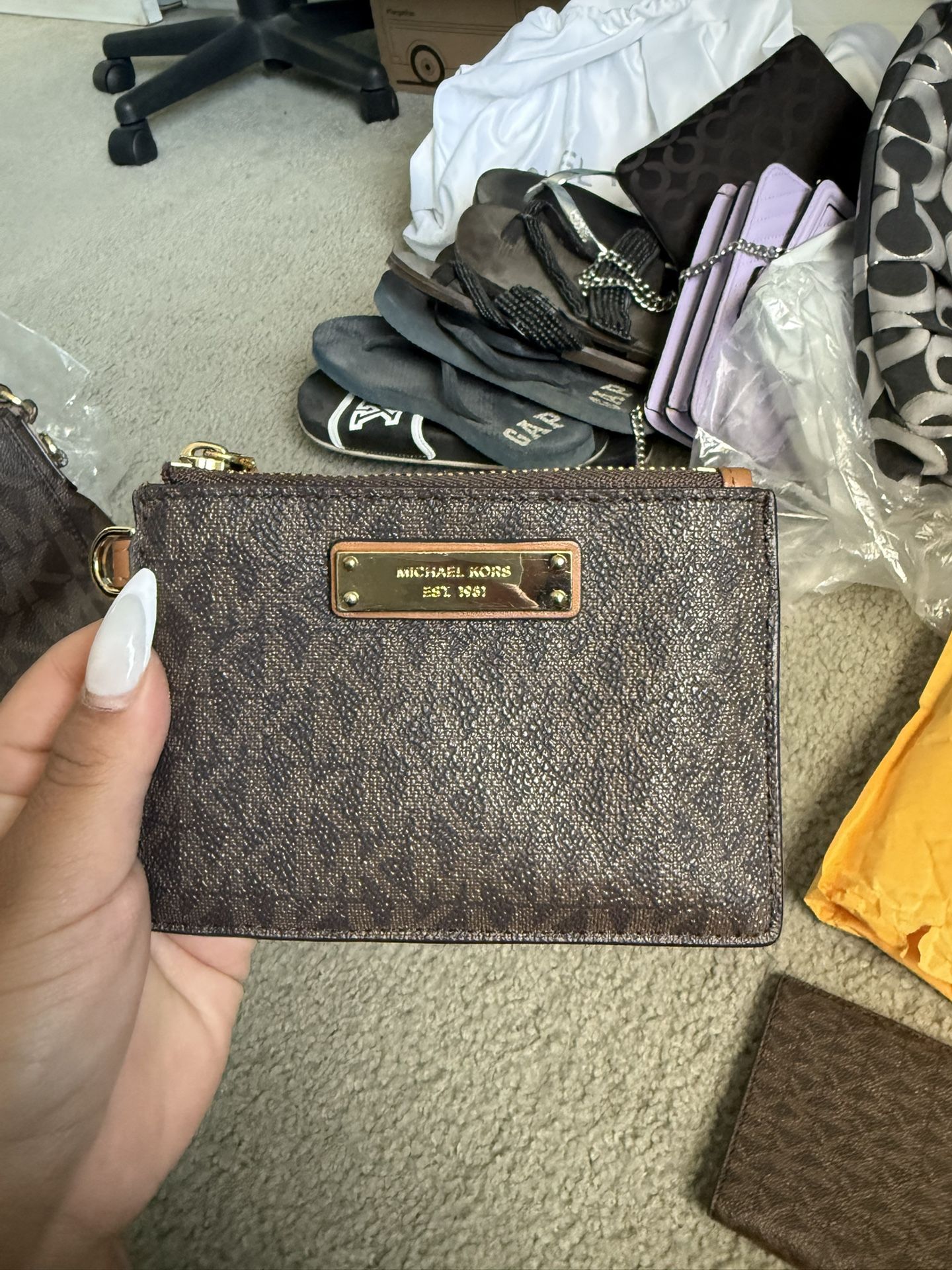 michael kors card holder