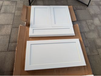 White shaker cabinet faces