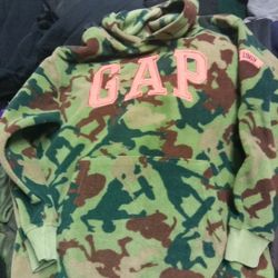 4-6 yr old gap camo hoodie