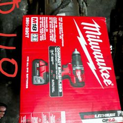 Milwaukee Drill Driver Kit 1/2 Inch 