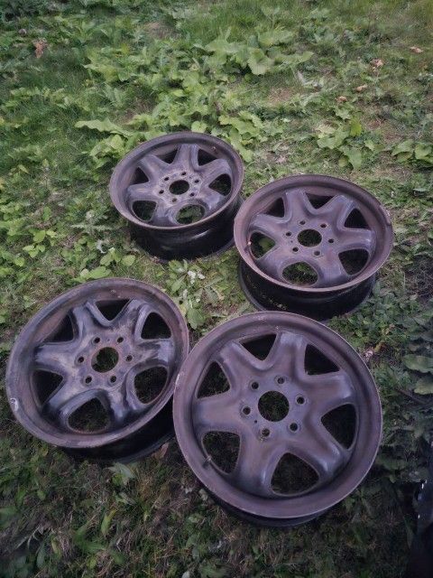 R17 Rims. Removed from 2014 Chevrolet Traverse