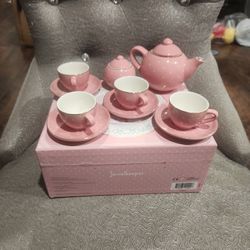JEWEL KEEPER PORCELAIN  TEA SET COMES WITH BOX $12 FIRM