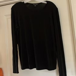 Eilene fisher black silk long sleeve med top
