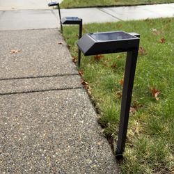 12 pc solar LED pathway Tommy Bahama lights