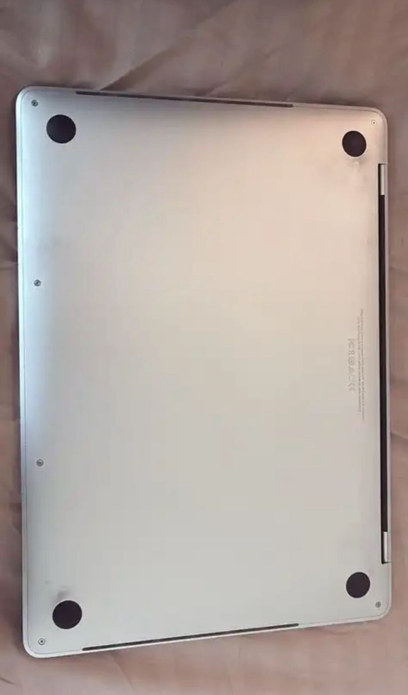 Apple MacBook