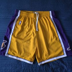 Mens Mitchell & Ness NBA Swingman Shorts 2009 Los Angeles Lakers 2XL