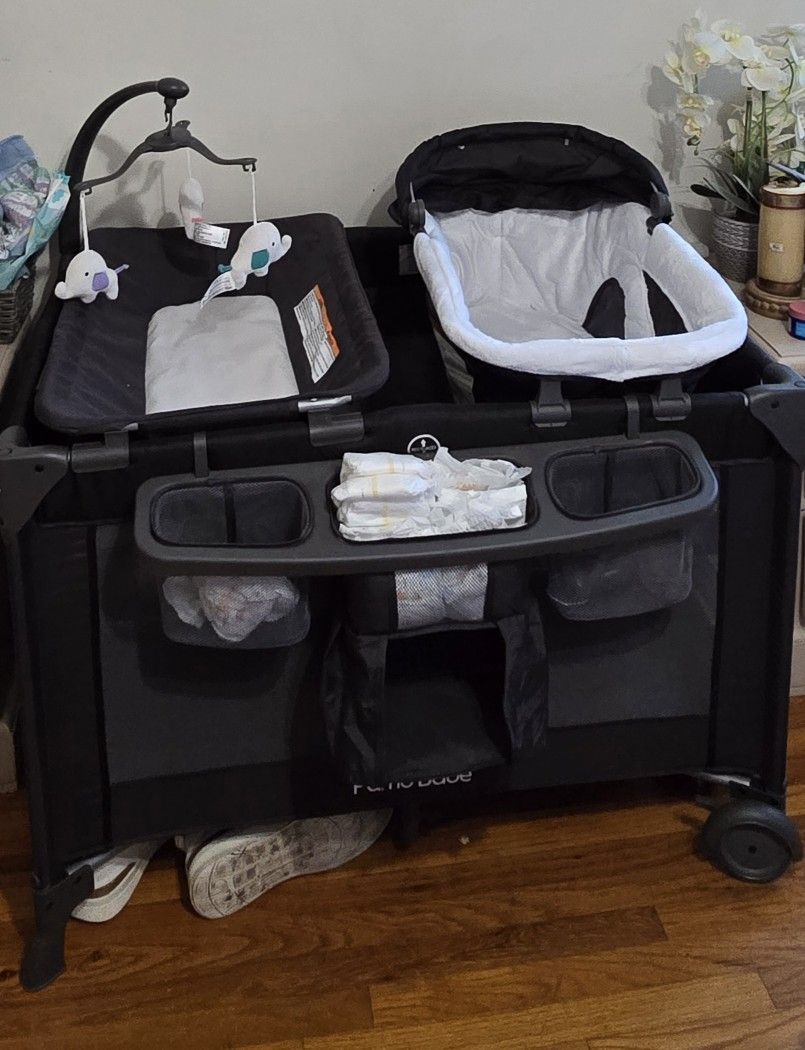 Pamo Babe 4-in-1 Baby Playard with Bassinet & Changing Table for Newborn