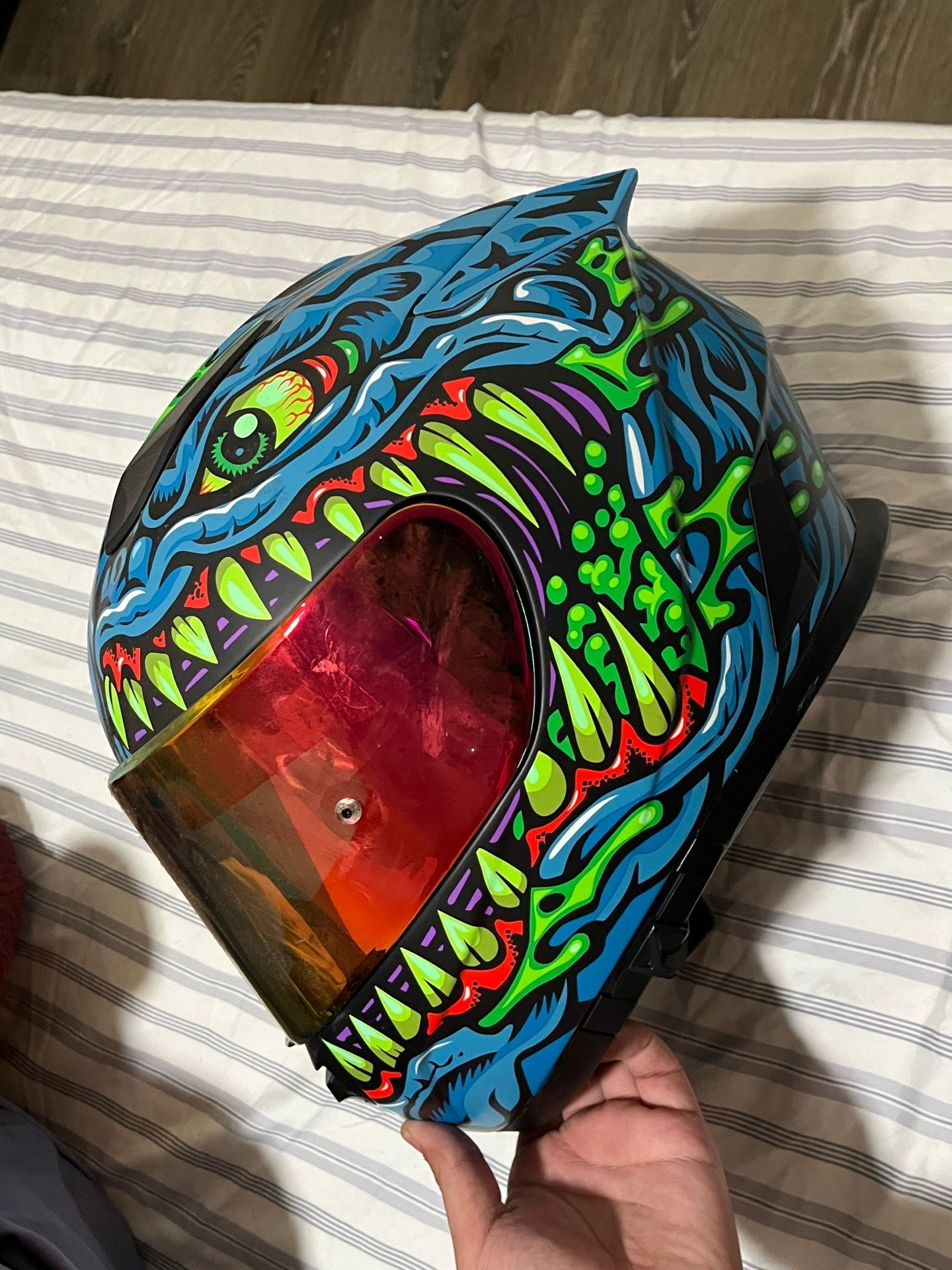 SEDICI helmet brand new