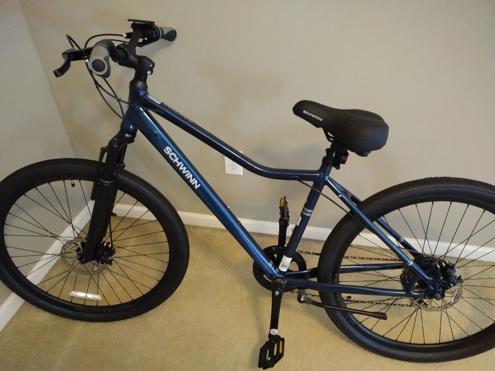 SCHWINN JUNCTION ADULT BIKE