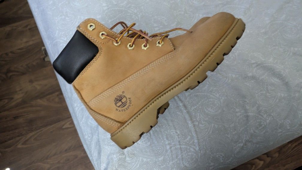 Timberlands Size 7 ($25)