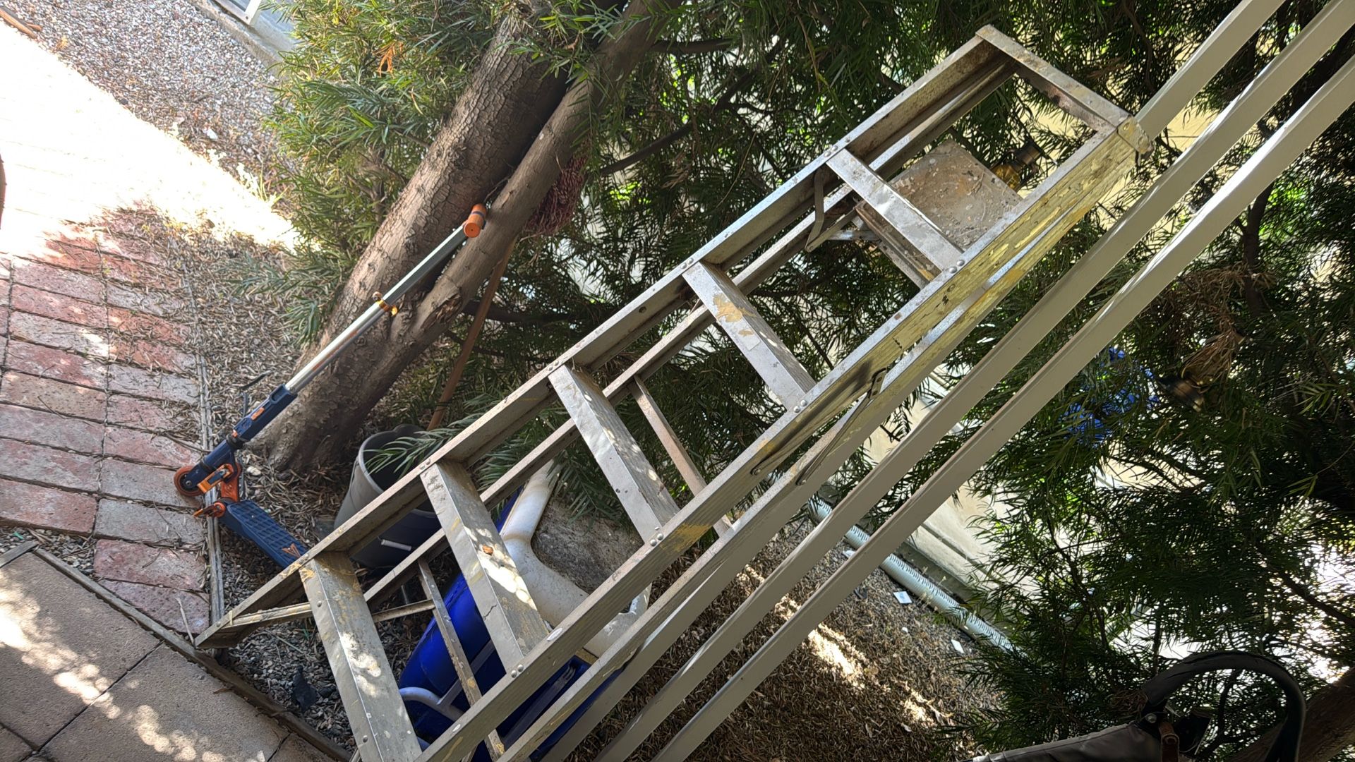 6 Foot Aluminum Ladder