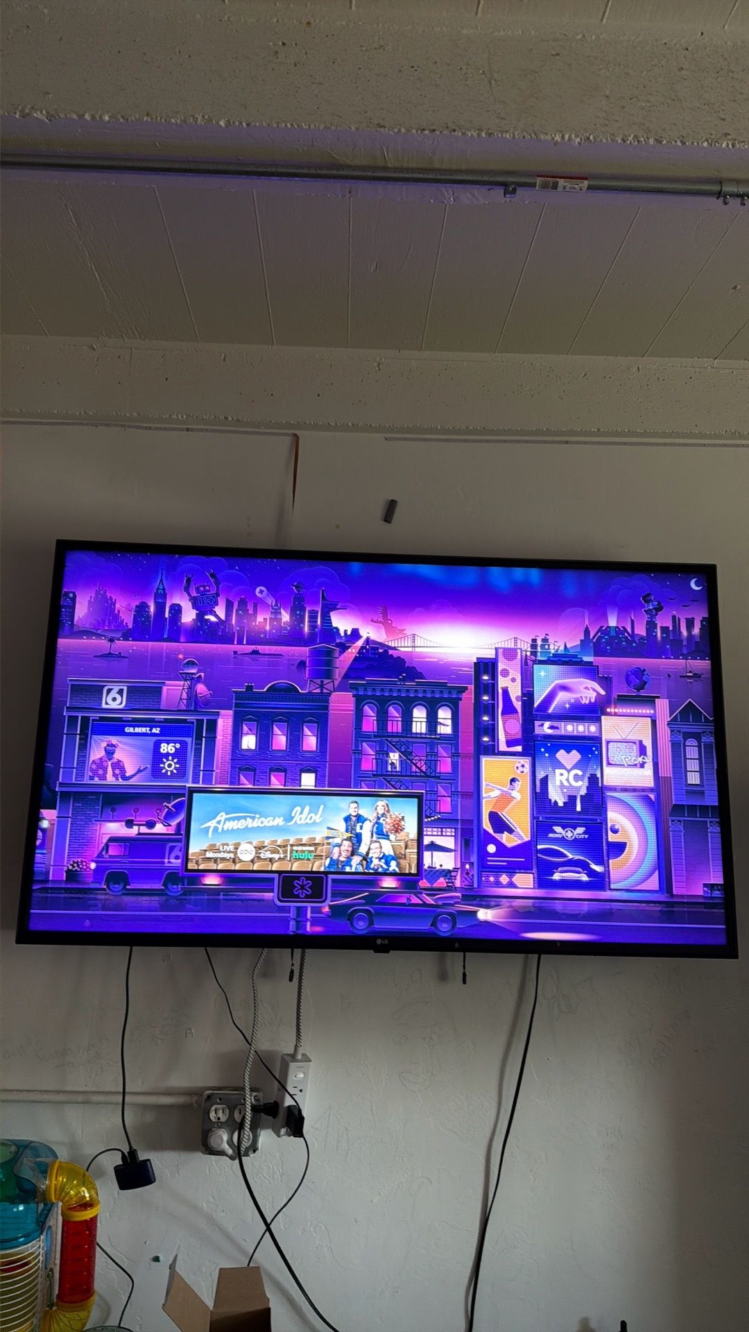 55 inch Lg tv/with Roku