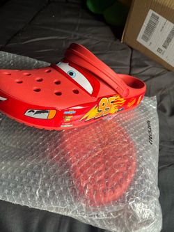 Lighting McQueen crocs size 11 / fit like size 9