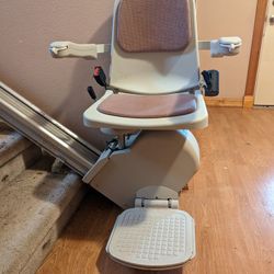 Stair lift Acorn 120 for Sale in Vancouver, WA OfferUp