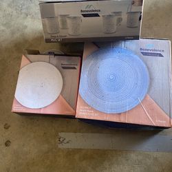 Dinnerware Set
