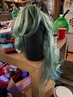 Green long wig