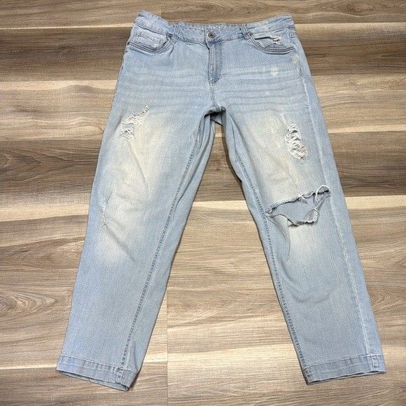 Frankie &amp; Stella jeaniolgie Distressed Women's Blue Jeans size 18
