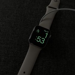 Apple Watch SE (2nd Gen) 40mm GPS