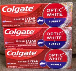 (3) Colgate Optic White Purple Teeth Whitening Toothpaste with Fluoride, Fresh Mint Flavor, 3.8 oz