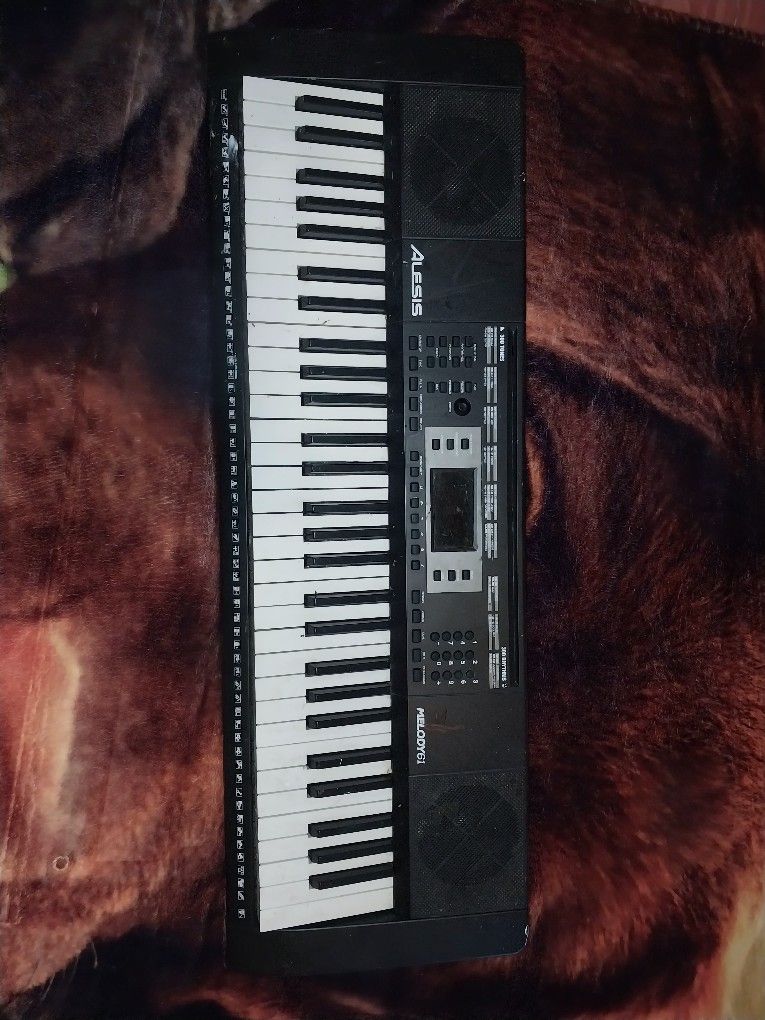 Electric Keyboard Piano