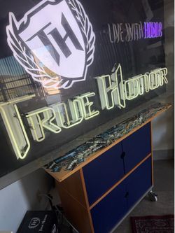 True Honor NEON 6ft sign