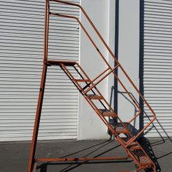 7 Step Rolling Ladder 