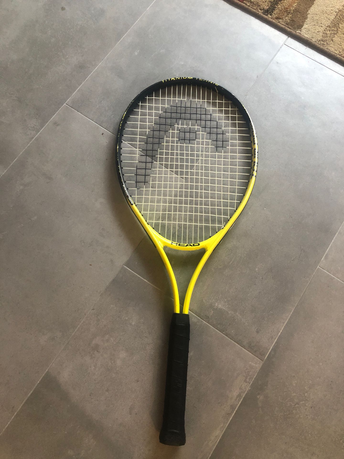 Tennis racket