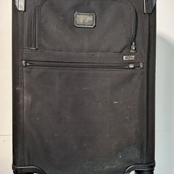 Tumi Alpha 2 4-Wheel Carry On Luggage Suitcase Black Nylon 21 X 15 X 9 Expanding