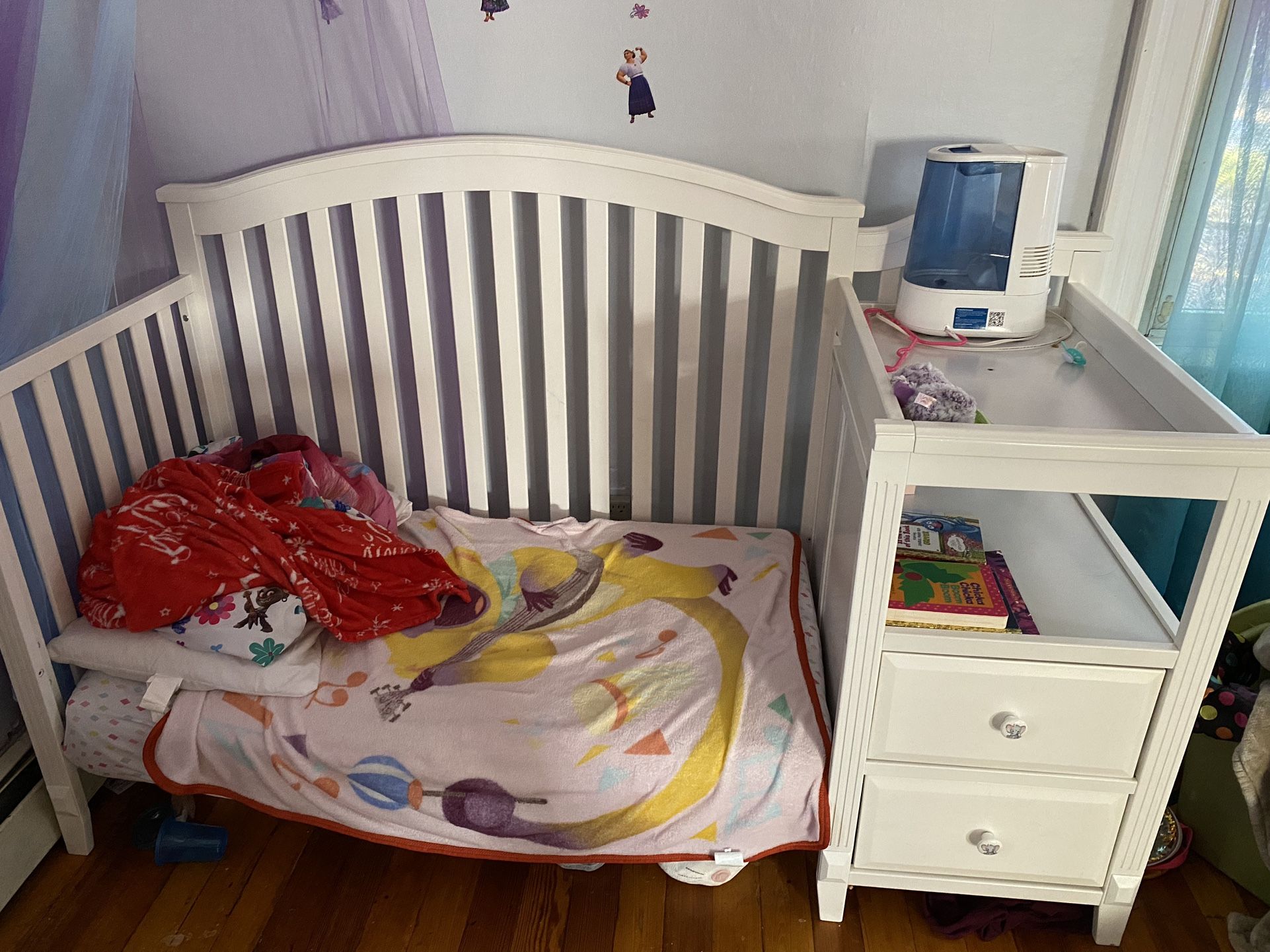 Crib With Changing Table