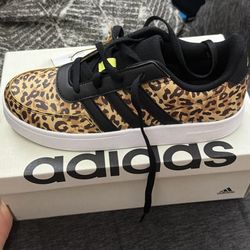 Girls Adidas Sneakers 