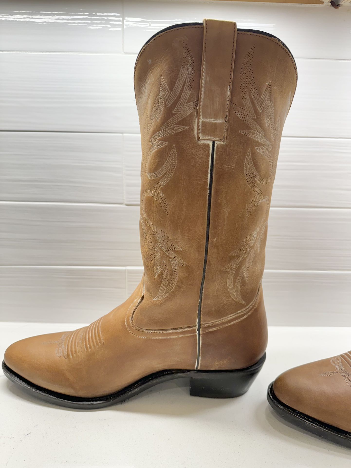 Masterson Men Distressed Brown Leather Boots