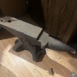1896  Blacksmith Anvil 150lbs 