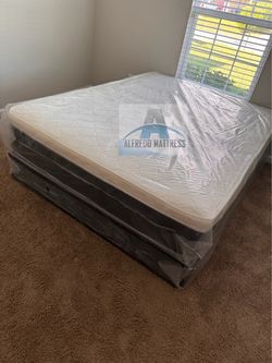 Queen mattress pillow top set with box spring (2pc - new)