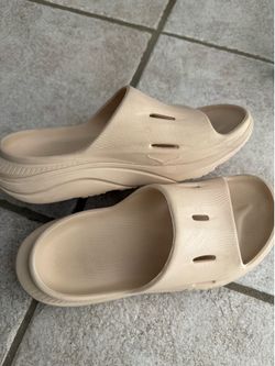 Women’s Hoka Slides