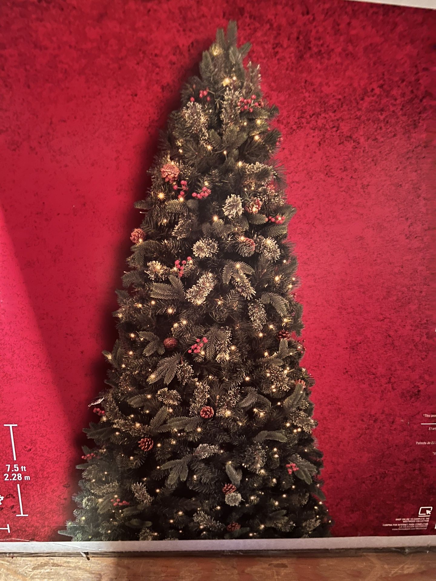 7.5 Ft Pre lit Christmas Tree New in Box