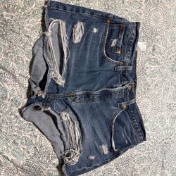 NWOT LEVI shorts
