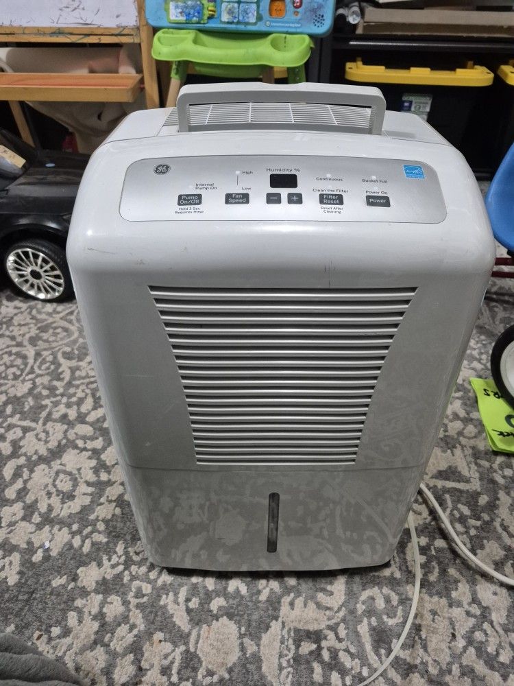 GE Dehumidifier 70 Pints/24 Hours