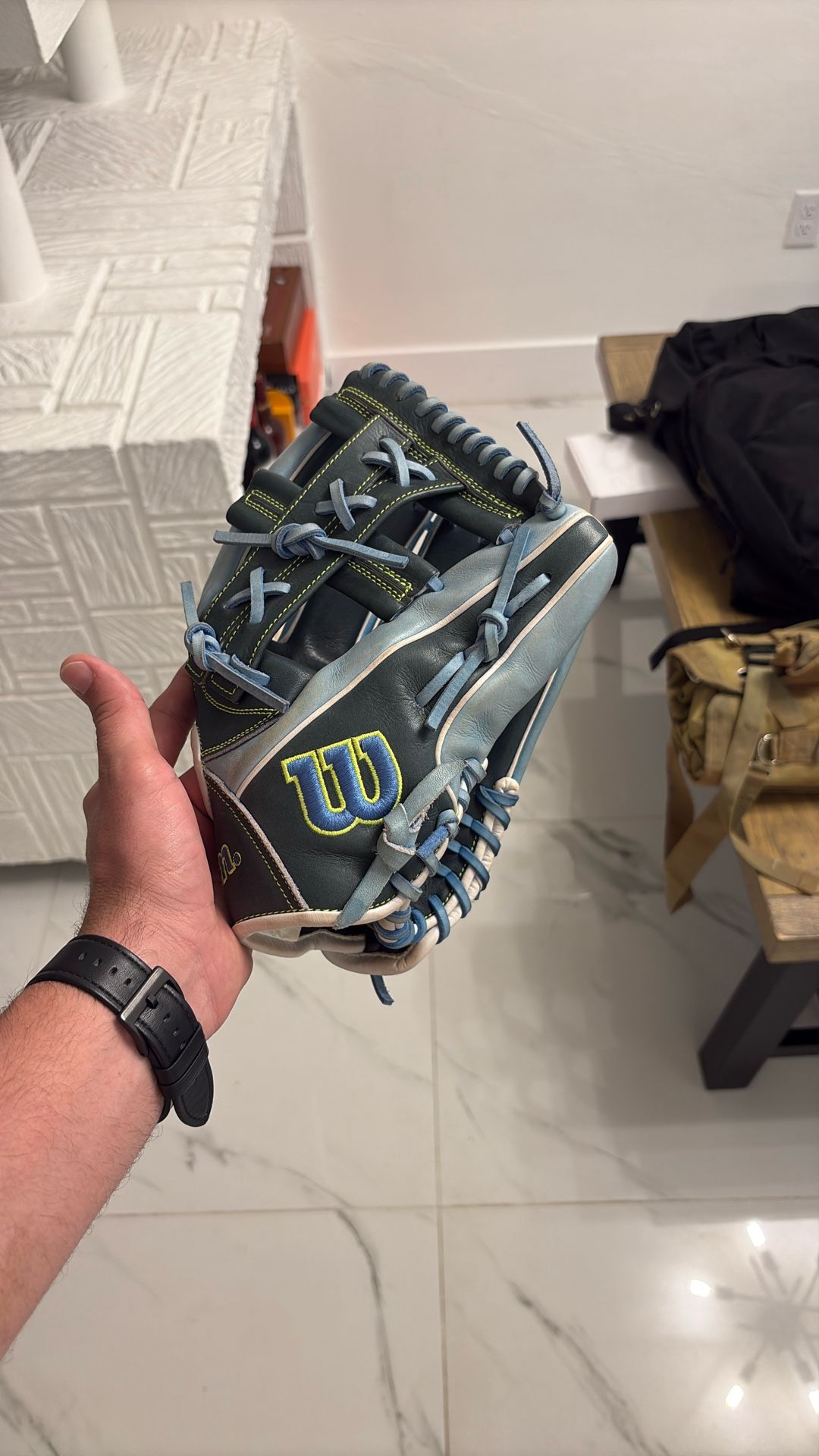 A2000 Wilson 12” 3B Or Pitching Glove