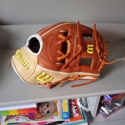 A2000 Wilson Baseball Glove