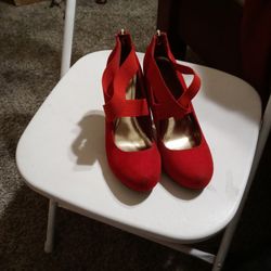 Red 👠front criss Cross heels